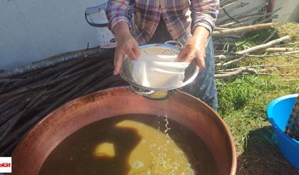 Karadeniz'de pekmez mesaisi: Şifa kazanı kaynıyor, 1 günde 4 kilo çıkıyor