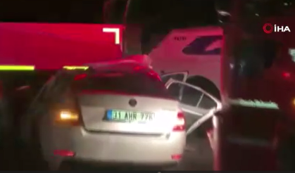 Makaslayan Tır Faciaya Neden Oldu: Yolcu Otobüsü ve Otomobil de Kazaya Karıştı