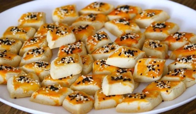 Kıyır Kıyır Tuzlu Kurabiye Tarifi: Misafirlerinize Sunabileceğiniz Lezzetli Atıştırmalık