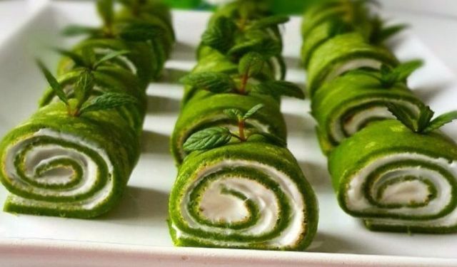 Farklı ve Sağlıklı Tatlı Deneyimi: Ispanaklı Krep Pastası Tarifi