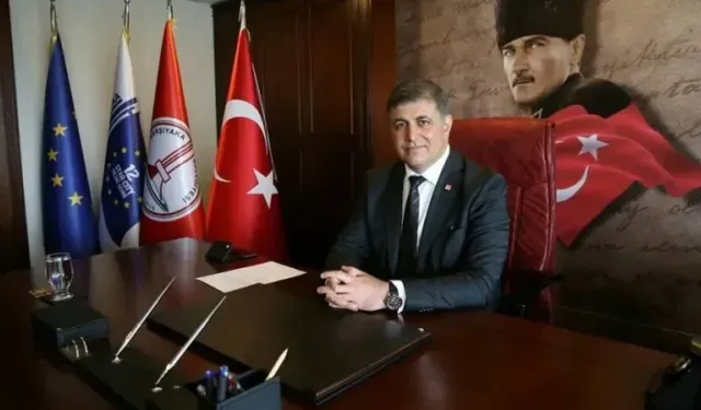 Cemil Tugay, CHP'nin İzmir Büyükşehir Belediye Başkan Adayı Oldu