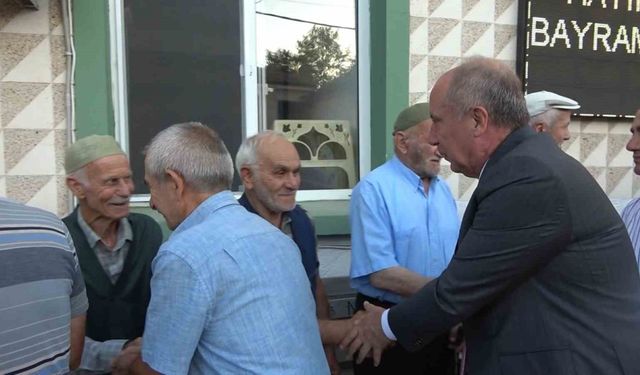 Muharrem İnce bayram namazını köyünde kıldı