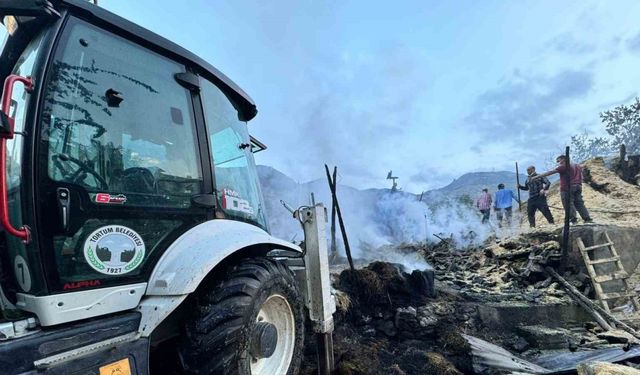 Tortum’da yangın paniği: 2 ev, 1 samanlık, 1 ahır küle döndü