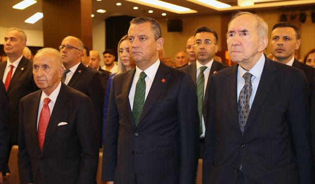 CHP Genel Başkanı Özel, Sivas'ta partisinin "İkinci Yüzyıl Değişim Kurultayı"nda konuştu: (1)