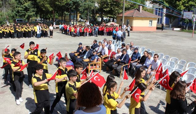 Eynesil'de "İlköğretim Haftası" törenle kutlandı