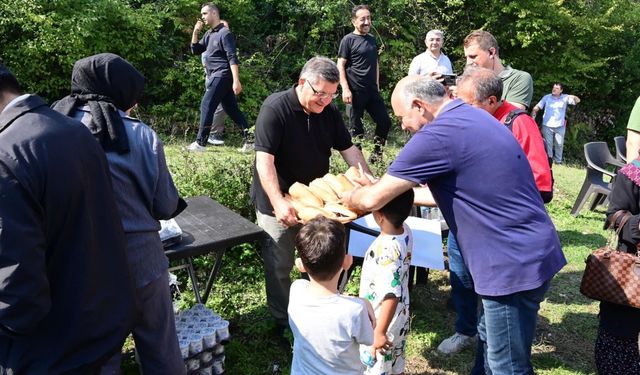 Gerze'de koruyucu aile çocuklarına yönelik doğa yürüyüşü ve piknik etkinliği düzenlendi