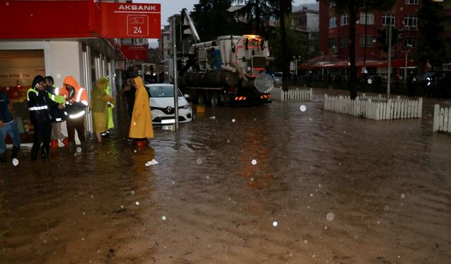 Trabzon'da sağanak etkili oldu