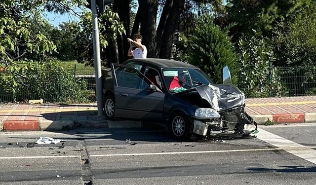 Samsun'da 3 aracın karıştığı kazada 5 kişi yaralandı