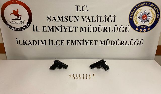 Samsun'da üzerinde 2 ruhsatsız tabanca bulunan zanlı gözaltına alındı