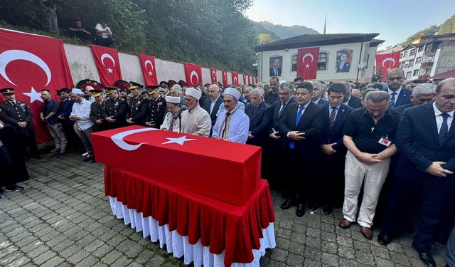 Şehit Piyade Üsteğmen Ayar, Trabzon'da son yolculuğuna uğurlandı