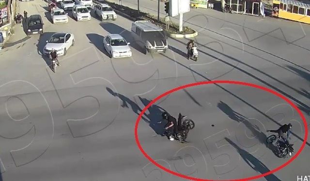 2 motosiklet sürücüsünün çarpışmayla savruldukları anlar kamerada