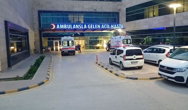 Fabrikada üzerine boru devrilen işçi hayatını kaybetti