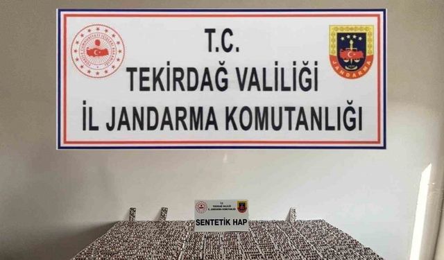 Kazalı terk edilmiş araçta 55 bin hap ele geçirildi