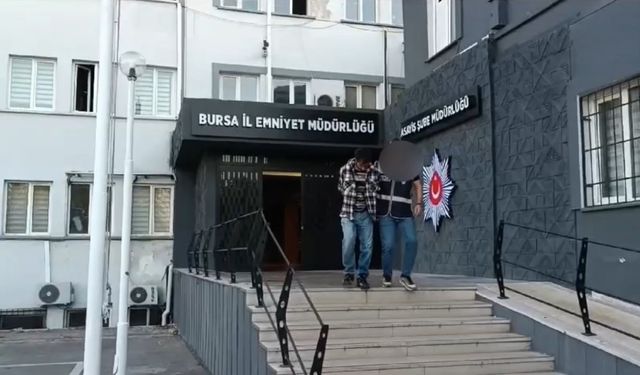 Polis tamirci kılığına girdi, 24 yıl hapisle aranan şüpheliyi yakaladı