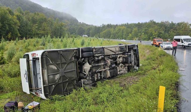 Zonguldak’ta yolcu midibüsü devrildi: 9 yaralı