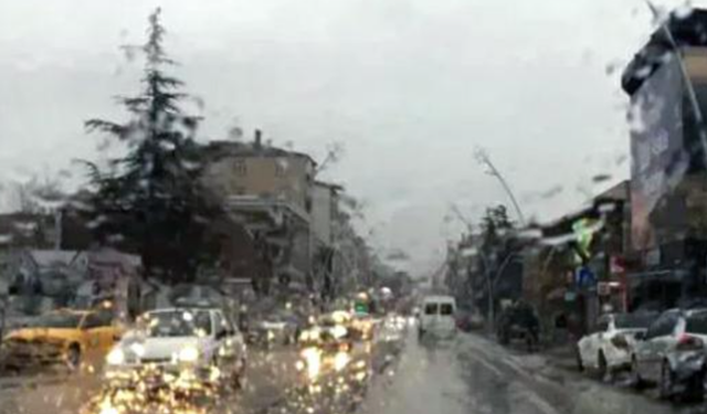 Çok Şiddetli ve Birden Dakikalarca Yağacak, Üstelik Tokat'ı Vuracak!