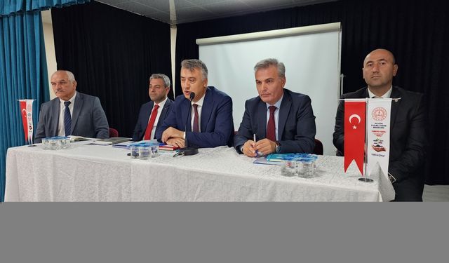 Amasya Milli Eğitim Müdürü Katipoğlu, Suluova'da okul müdürleri ile toplantı yaptı