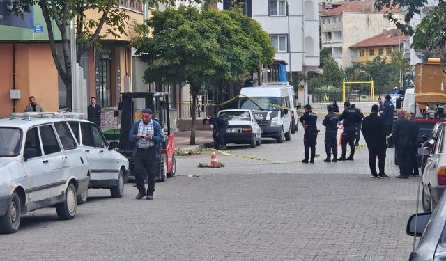 Çorum'da bir kişi mahkeme çıkışı kız kardeşi ve yeğenini silahla yaraladı