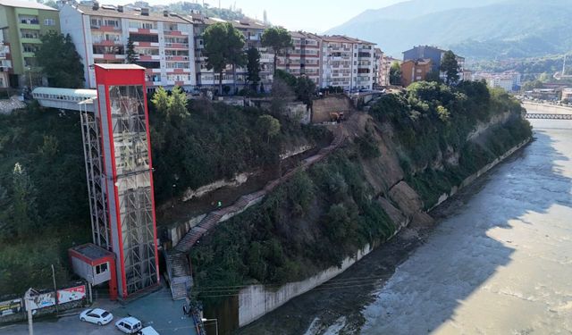 Karabük Belediyesi Kayabaşı merdivenlerinde yenileme çalışması başlattı