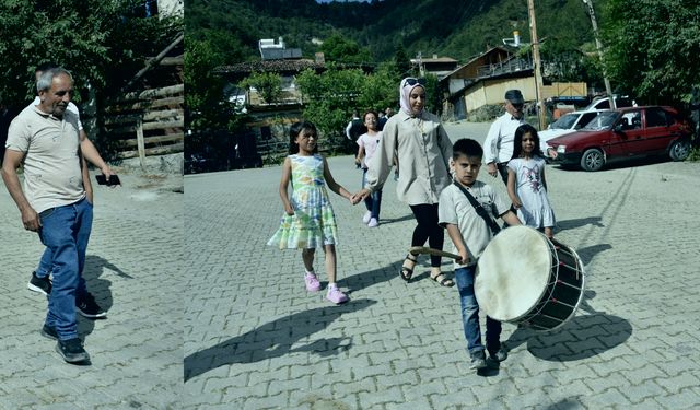 Küçük davulcu, köyündeki düğünlere neşe katıyor