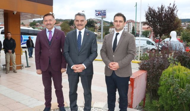 Yozgat'a "Türkiye'nin Tam Ortası Yozgat" totemi yerleştirildi