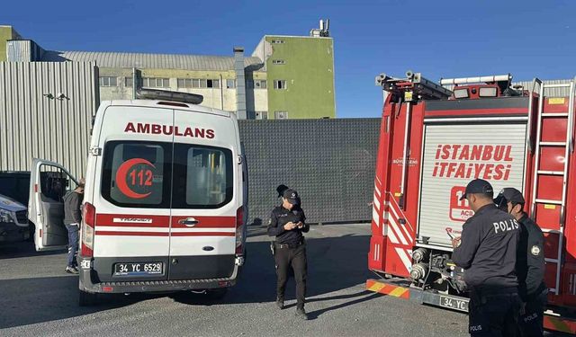 Arnavutköy’de geri dönüşüm tesisini sigara küle çeviriyordu