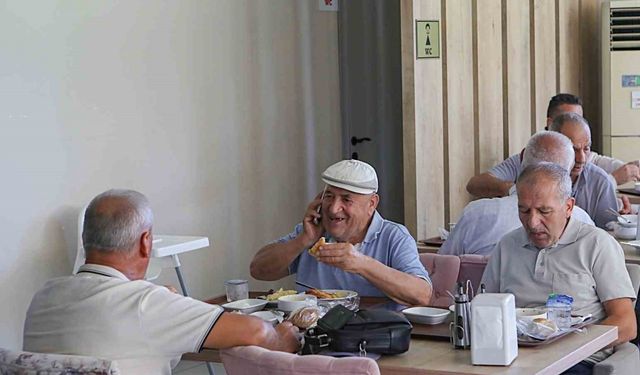 Bayraklı’da üçüncü kent lokantası açıldı