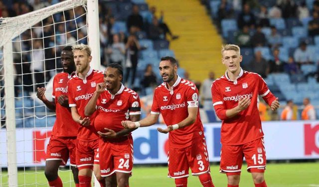 Trendyol Süper Lig: Adana Demirspor: 2 - Sivasspor: 4 (Maç sonucu)