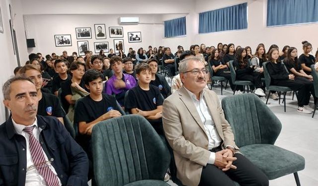 Turgut Reis Anadolu Lisesi’nde "Hazreti Peygamberin Şahsiyet İnşasındaki Rolü" konulu program düzenlendi