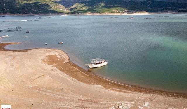 Tokat'ın 'Titanik'i kuraklıkla yeniden gün yüzüne çıktı