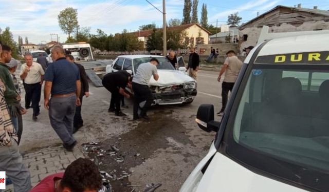 Tokat'ta otomobille kafa kafaya çarpıştılar: 1 ölü