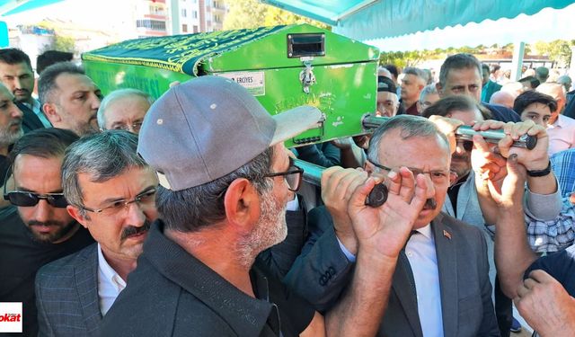 Eski Milletvekili Celil Göçer'in Babası Son Yolculuğuna Uğurlandı