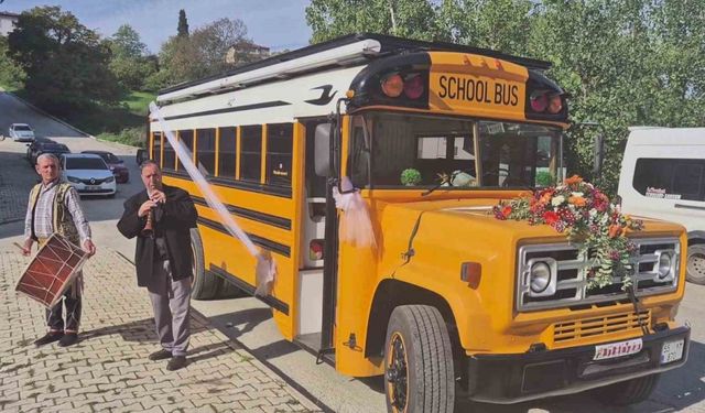 700 bin TL harcadığı hayalindeki ’School Bus’ı gelin arabası yaptı