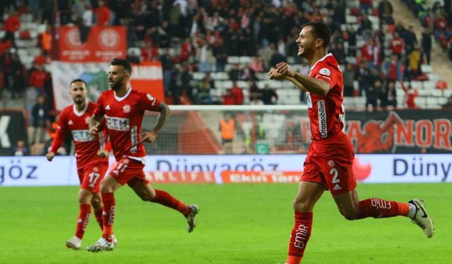 Trendyol Süper Lig: Antalyaspor: 2 - Sivasspor: 1 (Maç sonucu)