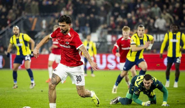 UEFA Avrupa Ligi: AZ Alkmaar: 3 - Fenerbahçe: 1 (Maç sonucu)