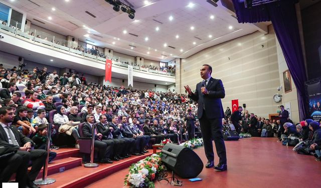 Bakan Kacır ve İlk Türk Astronot Alper Gezeravcı Tokat'ta Gençlerle Buluştu