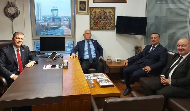 CHP'li Kadim Durmaz'dan AK Parti'li Mustafa Arslan'a ziyaret