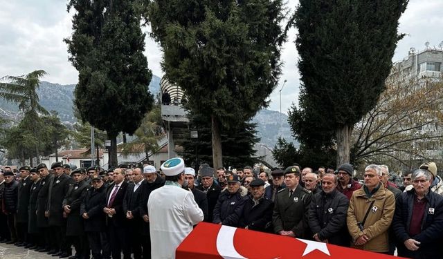 Amasya’nın son Kore gazilerinden Bayram Çelik son yolculuğuna uğurlandı