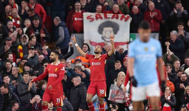 Liverpool, şampiyonluk yarışındaki en büyük rakibini saf dışı bıraktı