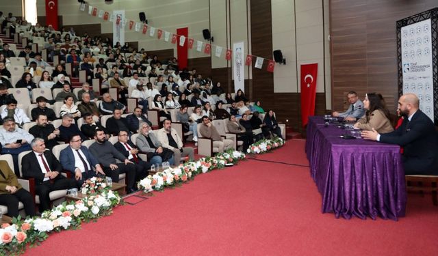 Tokat'ta “Dijital Dönüşümün Kariyer Planlamasına Etkisi Anlatıldı