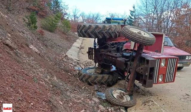 Devrilen traktörün sürücüsü yaralandı