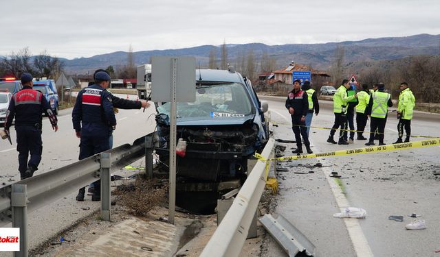 Çorum'da 4 aracın karıştığı trafik kazasında 2 kişi öldü, 5 kişi yaralandı