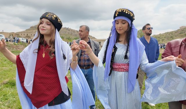 ŞIRNAK - Ezidiler "Kırmızı Çarşamba Bayramı"nı kutladı
