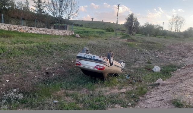 Tokat’ta Otomobil Şarampole Devrildi!