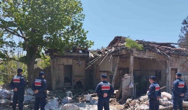 Tokat'ta Mozaik Kazısını Yayınladı, Yakayı Ele Verdi!