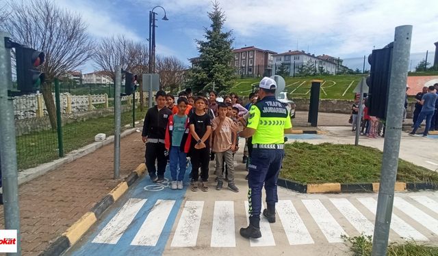 Tokat'ta öğrencilere trafik bilinci aşılanıyor