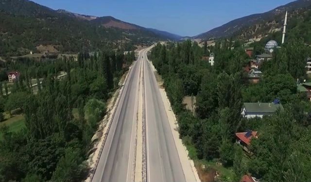 Tokat'ın En Prestijli Köyü Uluslararası Yolun Kenarında Bulunuyor Doğudan Batıdan Gelen Burada Duruyor