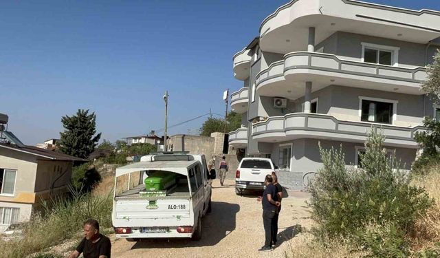 12 yaşındaki kızını öldürdü, eşini ağır yaraladı