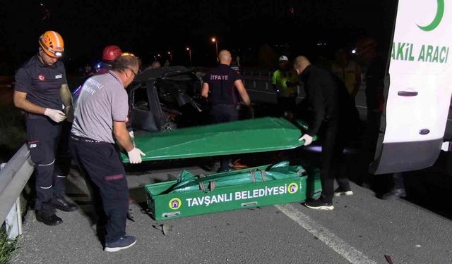 Tavşanlı’da feci kaza... 2 araç çarpıştı: 1 ölü, 3 yaralı