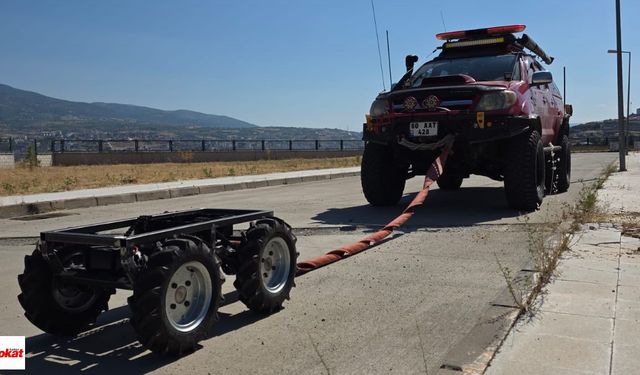Tokatlı Mühendisten Teknoloji Şovu: 60 Kiloluk Aracıyla Hilux Çekti!